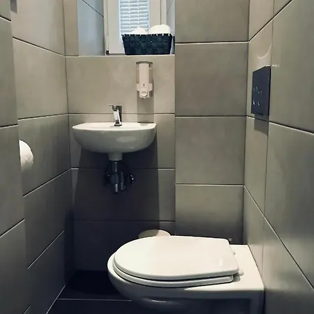 Topolove & * Cracovia