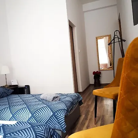 Topolove & Hostel *