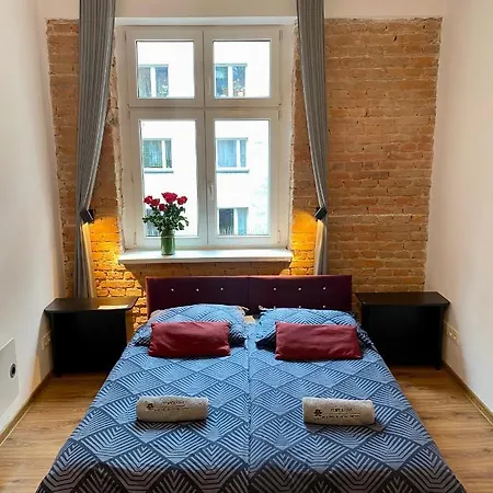 אכסניה Topolove & *