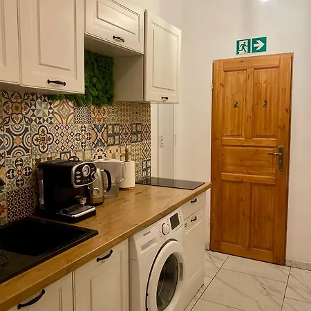 بيت شباب Topolove & كراكوفيا